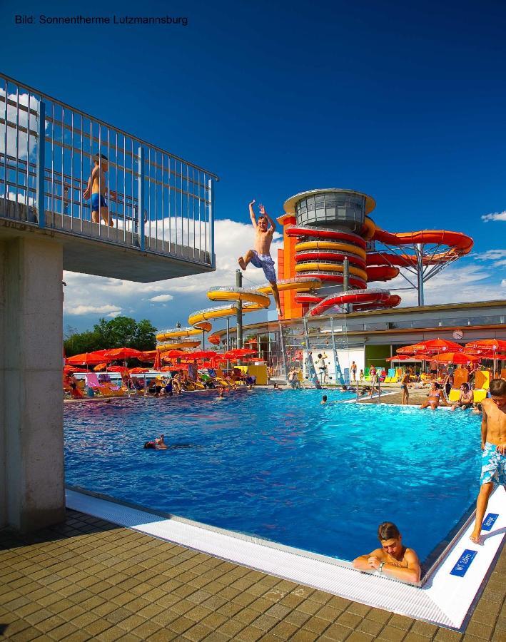 Familien Chalet Mit Direktem Bademantelgang Zur Therme Lutzmannsburg Exterior photo