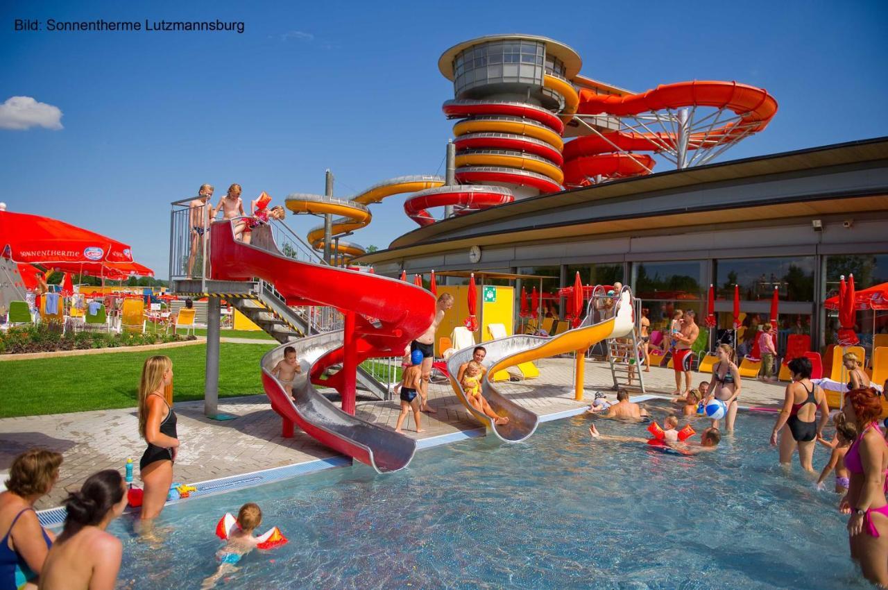 Familien Chalet Mit Direktem Bademantelgang Zur Therme Lutzmannsburg Exterior photo